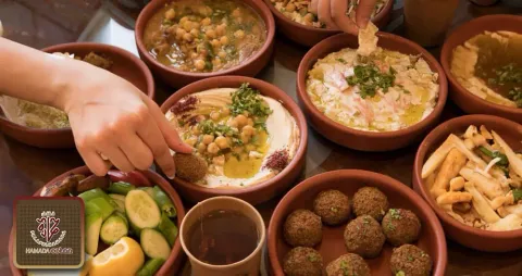 عرض اللمة للصباح والمساء ( يكفي 5 أشخاص )
( حمص + فول + قدسية + فتة فلسطيني + مسبحة + ماعون بطاطا + ماعون مقبلات + 20 حبة فلافل + 2 تتبيلة + خبز  )