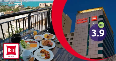 بوفيه إفطار عالمي مع إطلالة بحرية 