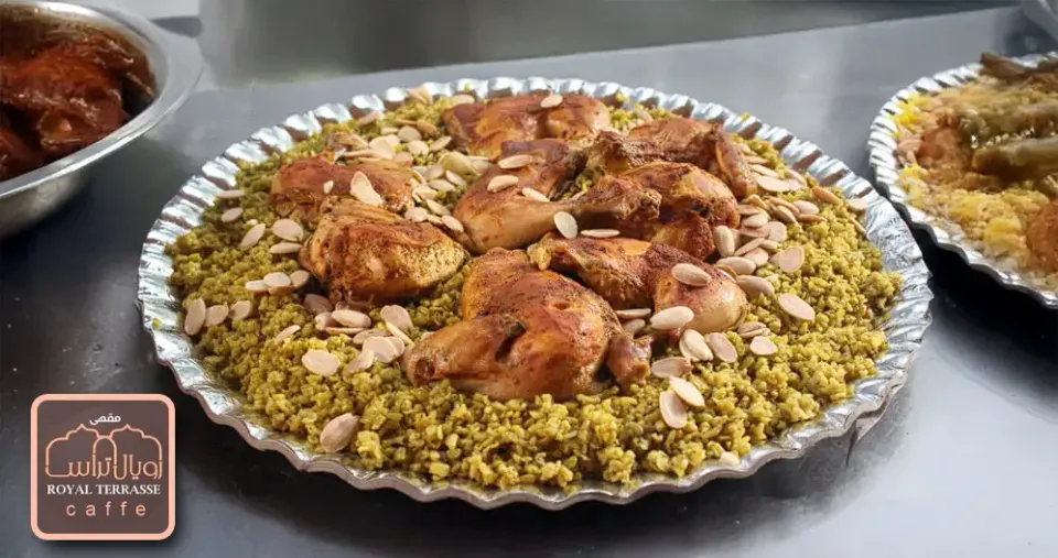 صينية فريكة بالدجاج ( 2 دجاجة + زبادي مع خيار ) تكفي 4 أشخاص
