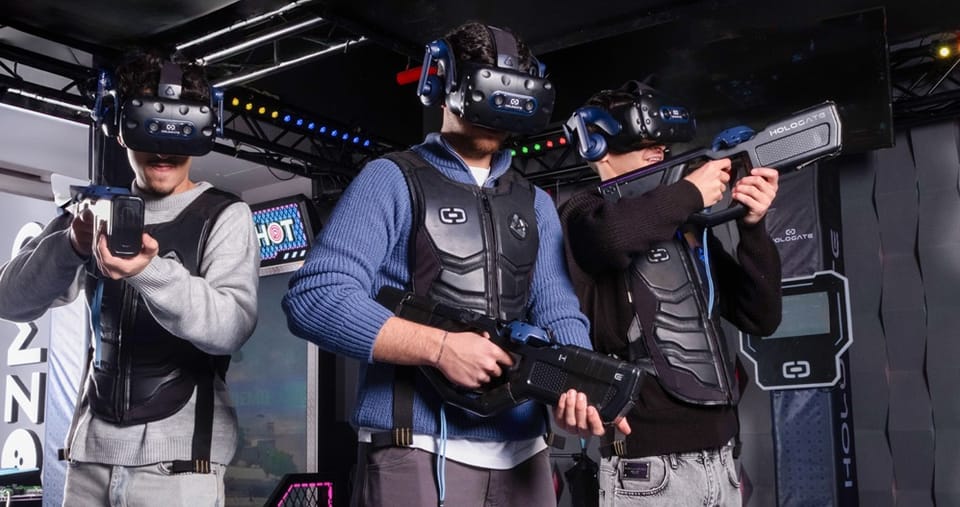 عرض ترفيهي لشخصين ( ساعتين من اللعب المفتوح في ألعاب VR + جولة ب ولينج واحدة + أركيد  )