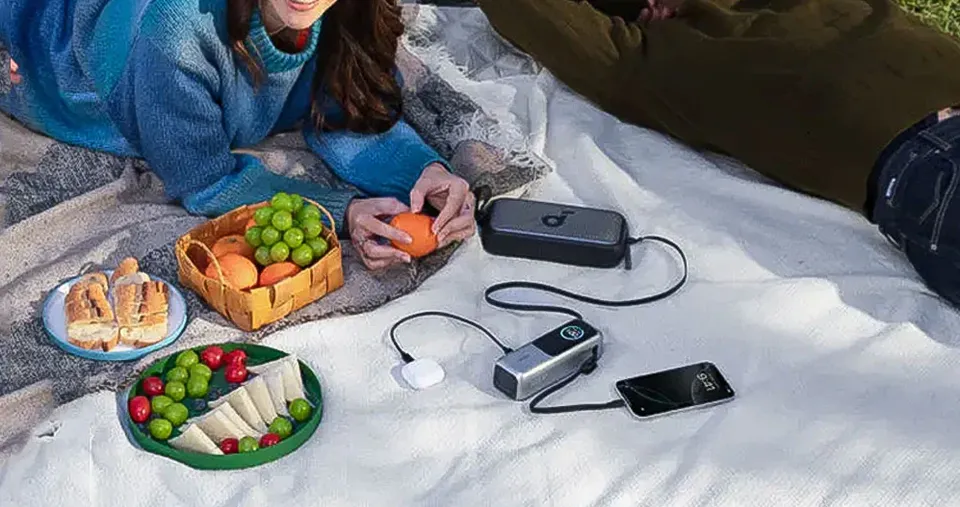 Anker Power Bank USB + Type-C 165W Fast Charging 25000mAh Built-In Dual Type-C Cable - Black
