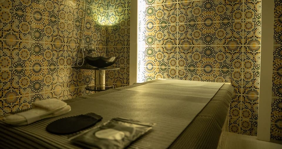 جلسة تنظيف بشرة عميق + إزالة الرؤوس السوداء + جلسة أكسجين
