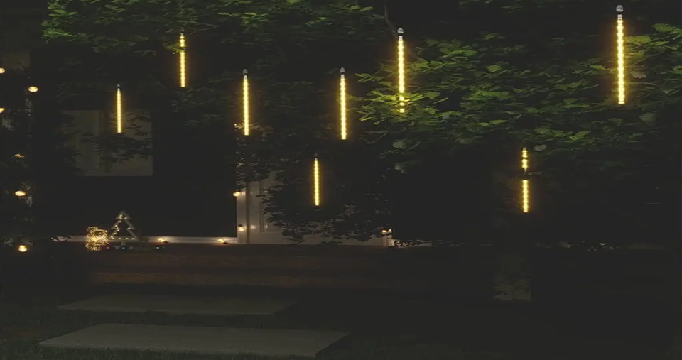 أضواء مطرية على شكل شلال LED بـ 8 أنابيب مع تأثير متساقط، تصميم مقاوم للماء للديكور الخارجي والداخلي، طول 30 سم - (لون أبيض دافئ)